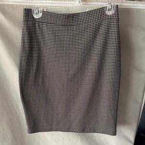 LOFT Black and White Houndstooth Pencil Skirt